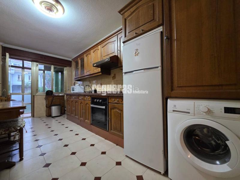 Foto 14511f31-bf5c-4925-812a-4dacf3a62fd3. Flat with heating parking in Centro Avilés