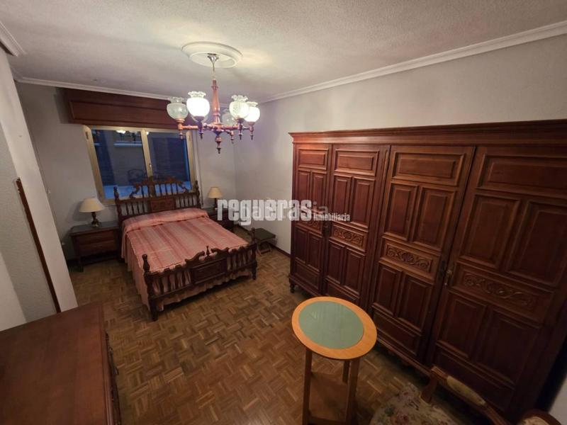 Foto 5addbffd-985b-42b2-a0a0-cea39767a7a8. Flat with heating parking in Centro Avilés