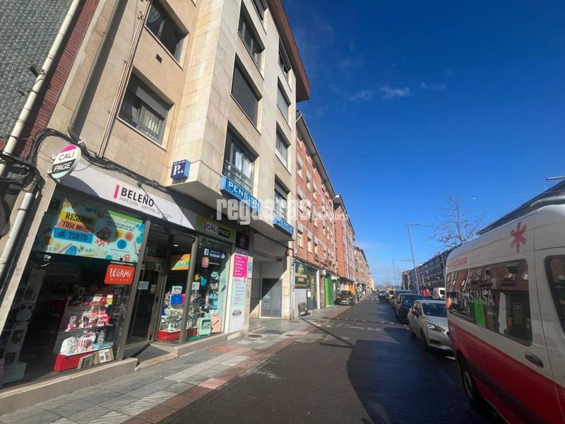 Foto 656192af-5bb4-4d4f-893a-d70cc84f8cb6. Aparcament cotxe a avenida gijón 7 a Lugones Siero