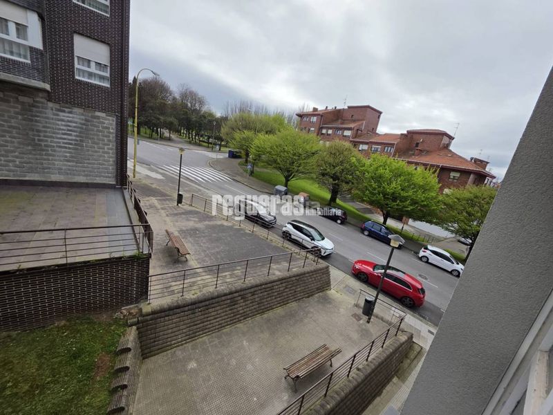 Foto c52b4647-9416-468b-a075-c2aacf1a2f2f. Pis amb calefacció aparcament a Villalegre - La Luz Avilés