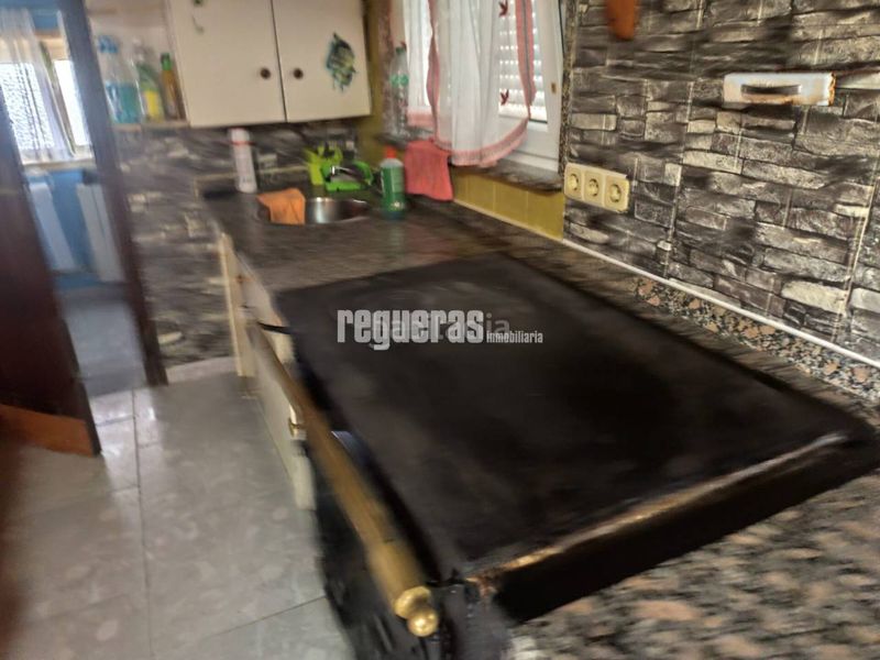 Foto 3f5917d1-e114-4473-8786-c3821cce6874. Casa amb calefacció aparcament a Pravia