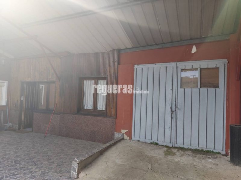 Foto 558af709-3f1e-42da-a147-3e3981275d26. Casa amb calefacció aparcament a Pravia