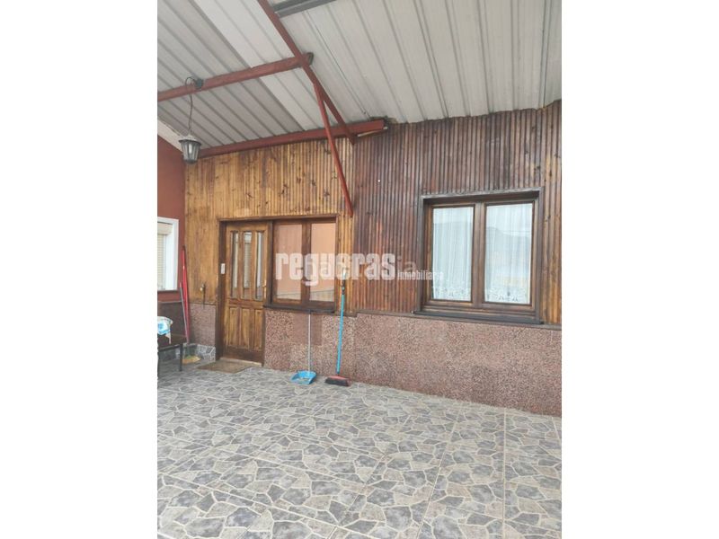 Foto 71c26699-0c23-4244-b122-b997b7cd1b5b. Casa amb calefacció aparcament a Pravia
