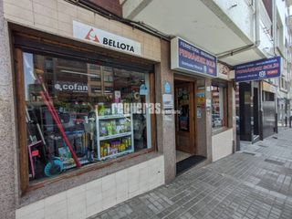 Locale commerciale  Calle favila. Ferretería en venta en castrillón