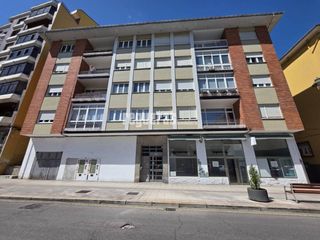 Lloguer Apartament  Calle josé cueto. Amplia vivienda en alquiler en el centro de avilés con dos plaza