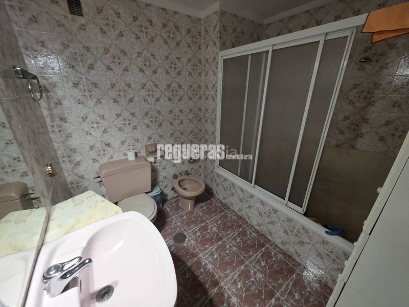 Foto 54f2cfe4-6b3c-4e37-bce3-e599064e0cb0. Pis amb calefacció a Centro Avilés