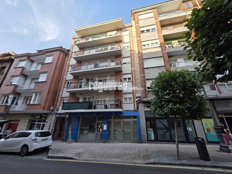 Foto 162bd843-3005-457f-8edb-275250634c06. Rent flat with heating in Centro Avilés