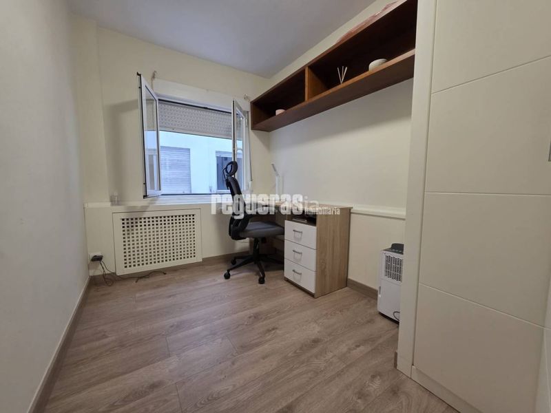 Foto f984d38f-2c31-470f-8940-353c4506c2d9. Rent flat with heating in Centro Avilés
