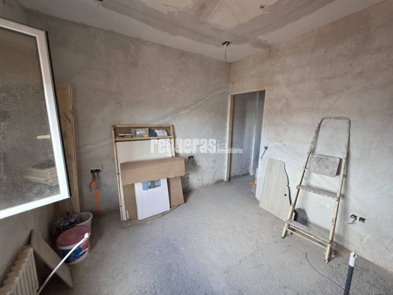 Foto 184b873b-ac18-4467-9cf6-ba0cc6fe9b10. Apartament amb calefacció a Centro Avilés