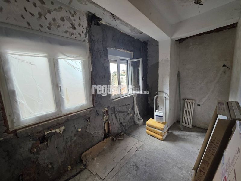 Foto f73667fc-b1c5-4ac5-ada9-e326c67c83a2. Apartament amb calefacció a Centro Avilés
