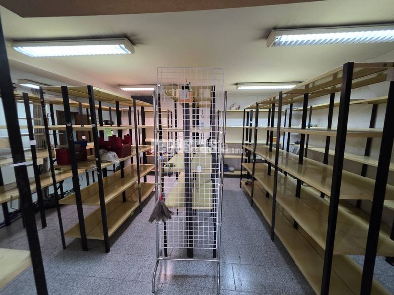 Foto a29e9329-b884-4ac4-bc25-2e96609e64fd. Alquiler local comercial local en alquiler Centro en Avilés
