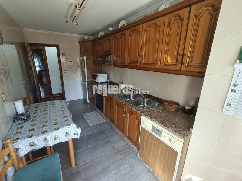 Foto 23656509-d6b8-4a2e-a642-1fb3dea15634. Piso venta de piso amplio en fernando morán, . en Avilés