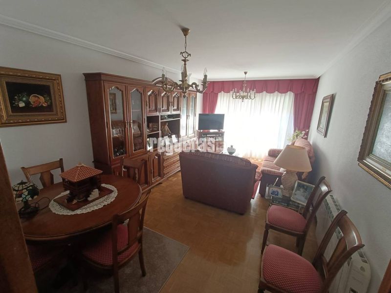 Foto 337b54c9-d00d-4f66-b819-95e00d178d2a. Piso venta de piso amplio en fernando morán, . en Avilés