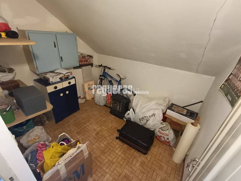 Foto c4ed3bca-fb46-4469-9a76-32962a059389. Piso venta de piso amplio en fernando morán, . en Avilés