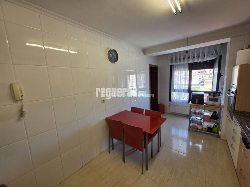 Foto 057df7b0-b59b-470f-b7f2-f79f754b4c14. Dúplex espectacular dúplex en venta en calle fernández corujedo en Corvera de Asturias