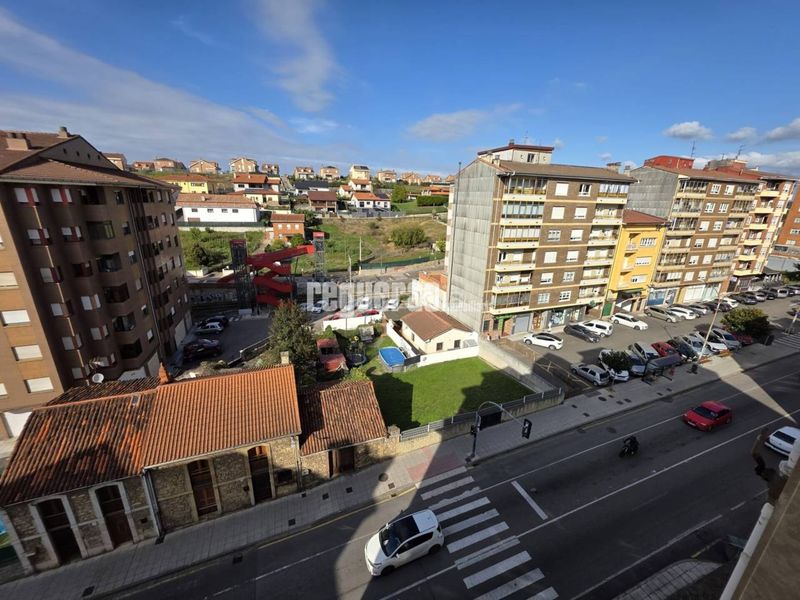 Foto eda5fe41-c309-4f63-84e6-9bbcc666df05. Dúplex espectacular dúplex en venta en calle fernández corujedo en Corvera de Asturias