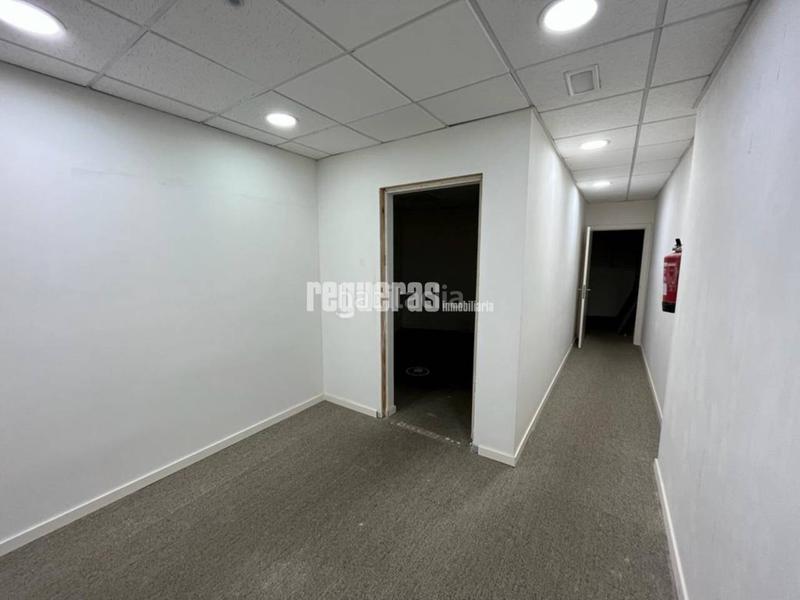 Foto aec4ce1b-1c95-45bb-9355-90428273efd3. Rent business premise in Centro Avilés