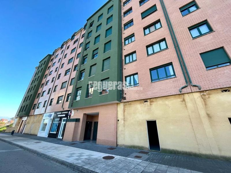 Foto f83ca3ae-2194-4b4b-bdb8-6c0912153c83. Local comercial a Corvera de Asturias
