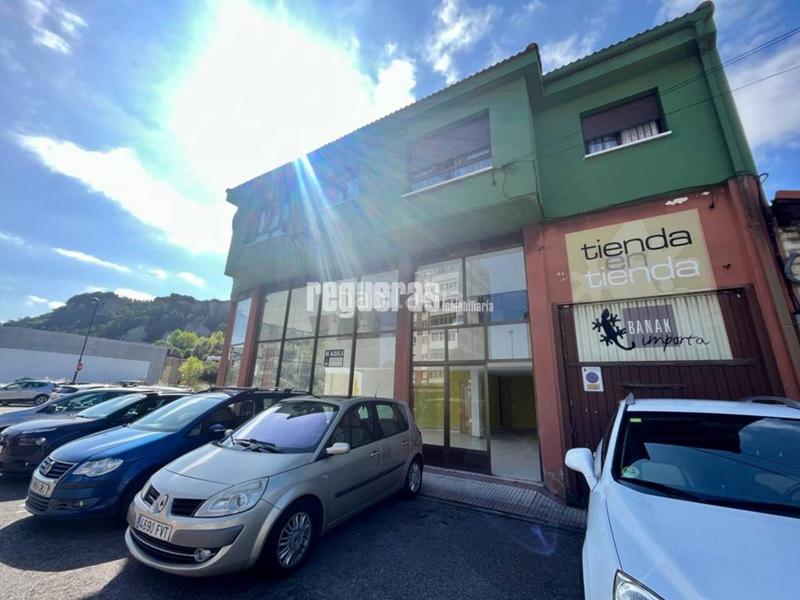 Foto 15c4f627-12d7-42b0-89b3-e0231869159f. Affitto locale commerciale in Salinas Castrillón