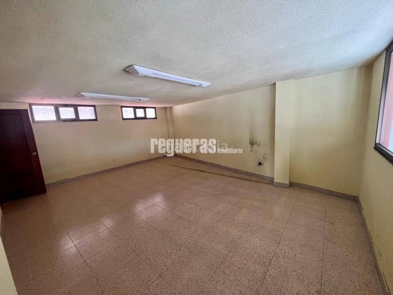 Foto 1e18906a-5de8-4c0a-80f3-8377aeca252b. Rent business premise in Salinas Castrillón