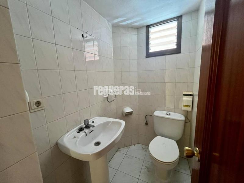 Foto c607c396-df83-419c-aa1e-62efb93f6d17. Rent business premise in Salinas Castrillón