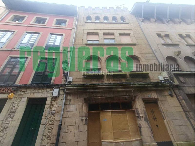 Foto b8afdbd9-1968-48ae-b41e-b8015ec25605. Edifici a Centro Avilés