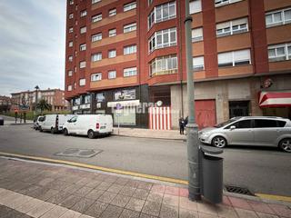 Aparcament cotxe  Ramón y cajal. Plaza de garaje en venta en el carbayedo