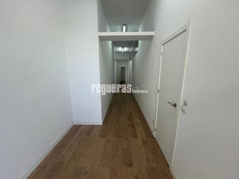 Foto ef9f4cfb-a0ed-47c4-90bf-cb57c13dd96e. Lloguer local comercial a Centro Avilés