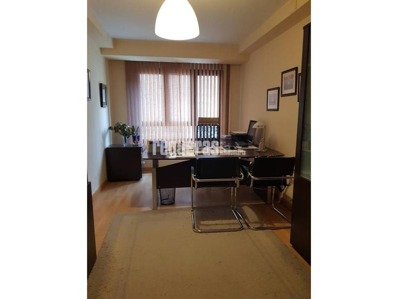 Foto 470adf7b-220a-4012-b44a-0896b66d07d7. Oficina amb calefacció a Centro Avilés