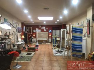 Local Comercial a Salesas - Foncalada - Campoamor. Se vende local comercial en el centro de oviedo