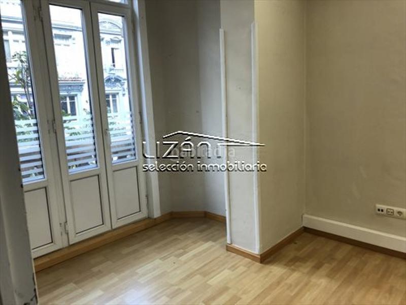 Foto 707edc1f-7c1b-4ab3-adb2-a74675367ee0. Location bureau avec chauffage dans Parque San Francisco - Uría Oviedo