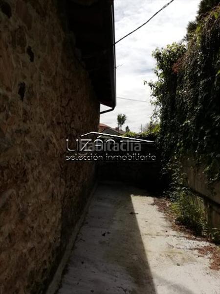 Foto b936c2fa-b6cc-4a40-b455-cd56130b4054. Casa bifamiliare con parcheggio in Parroquias Sur - La Manjoya Oviedo