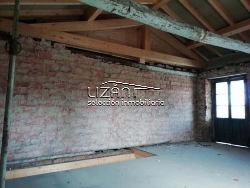 Foto c2812354-1d4b-4d99-94b8-95142ef3c839. Casa bifamiliare con parcheggio in Parroquias Sur - La Manjoya Oviedo