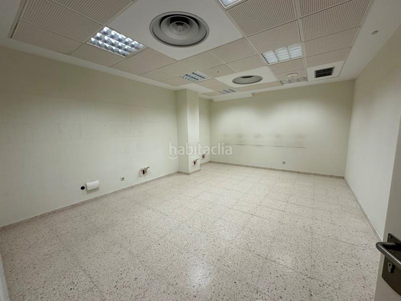 Foto ef3631c3-e483-4836-9998-08f386b237e9. Lloguer local comercial a Masip Oviedo