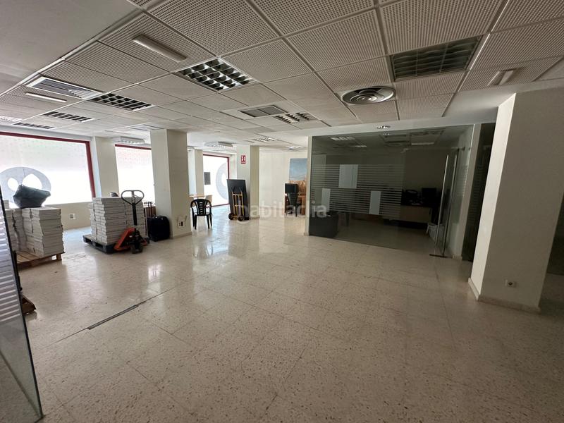 Foto b2dc7be7-bf6e-4dd3-90a0-80b1d1397260. Location local commercial dans Masip Oviedo