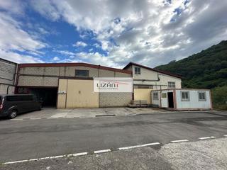 Bâtiment à usage industriel à Santa Marina - Polígono. Se vende nave industrial y vivienda en lena