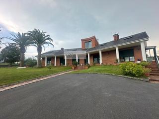 Casa a San Claudio - Trubia - Las Caldas. Gran chalet en venta en santamarina de piedramuelle