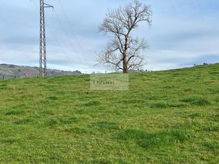 Terreny residencial a Sariego. Se vende finca urbanizable de 3400m2 en la secada