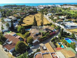 Casa en Elviria. Se vende espectacular chalet en marbella  nueva alcantara