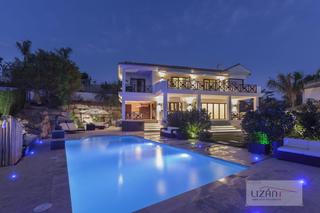 Casa en Los Naranjos. Chalet  independiente  nueva andalucia  marbella