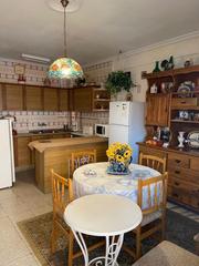 Appartement à Valencia de Don Juan. Öcasionse vende piso y local en valencia de don juan
