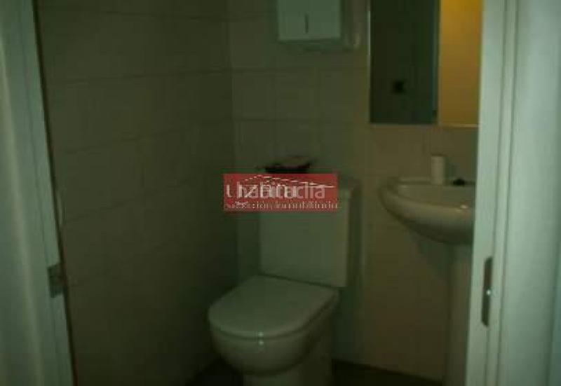 Foto 0a6884dd-0afd-489b-a840-e6d5a24d9b44. Affitto locale commerciale in Cerdeño - El Palais - Mercadín Oviedo