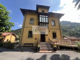 Maison à Zona Rural. Ponemos a la venta espectacular chalet de 700 m2 construidos con