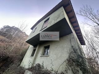 Casa  Trubia - lugar perlin. Casa en parcela de 10.800 m2 en el monte  perlin  trubia