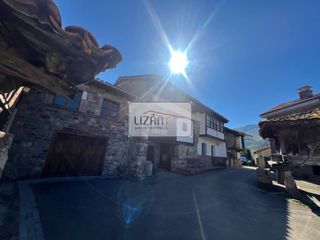 Casa a El pino - pola del pino. Se venden dos casas juntas en pola del pino  con historia , pote