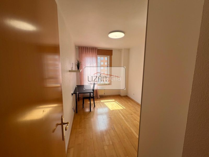 Foto 41de0ccf-f4b5-44ca-b6c6-6ea3bfac0492. Pis amb aparcament a Ventanielles Oviedo