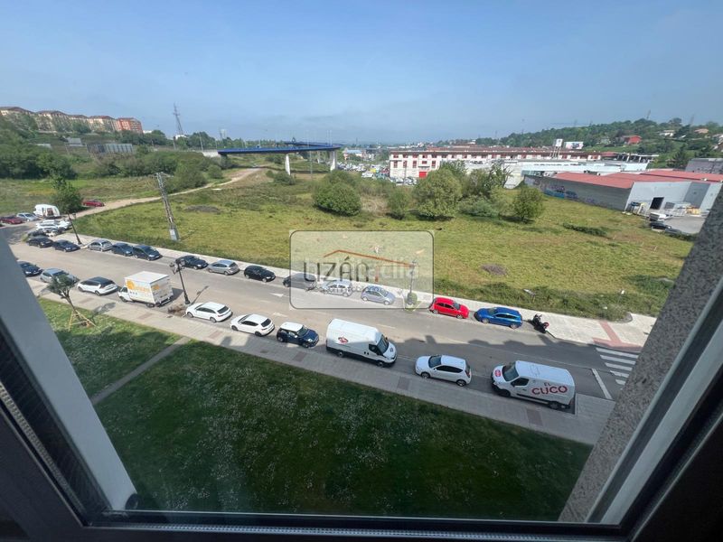 Foto b30653dc-e1d3-46df-bf89-bc91c7d51cda. Pis amb aparcament a Ventanielles Oviedo