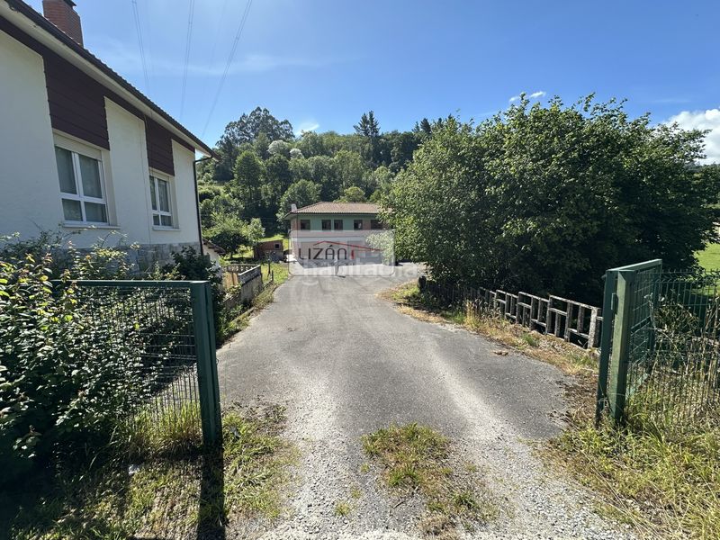 Foto b82572b0-faaa-41e4-a8bb-dd9da00423bf. Casa amb calefacció a Carbayin-Lieres-Valdesoto Siero