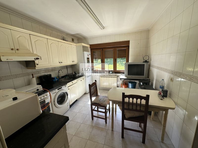 Foto cd886a3a-f55a-4004-bdd2-aabdfa70604e. Casa amb calefacció a Carbayin-Lieres-Valdesoto Siero