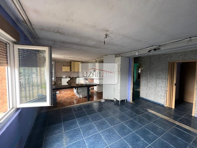 Foto acbe80d2-9a9d-4928-9b54-501a3bd19d7b. Casa a lada - barrio las tejeras 53 a Sama Langreo